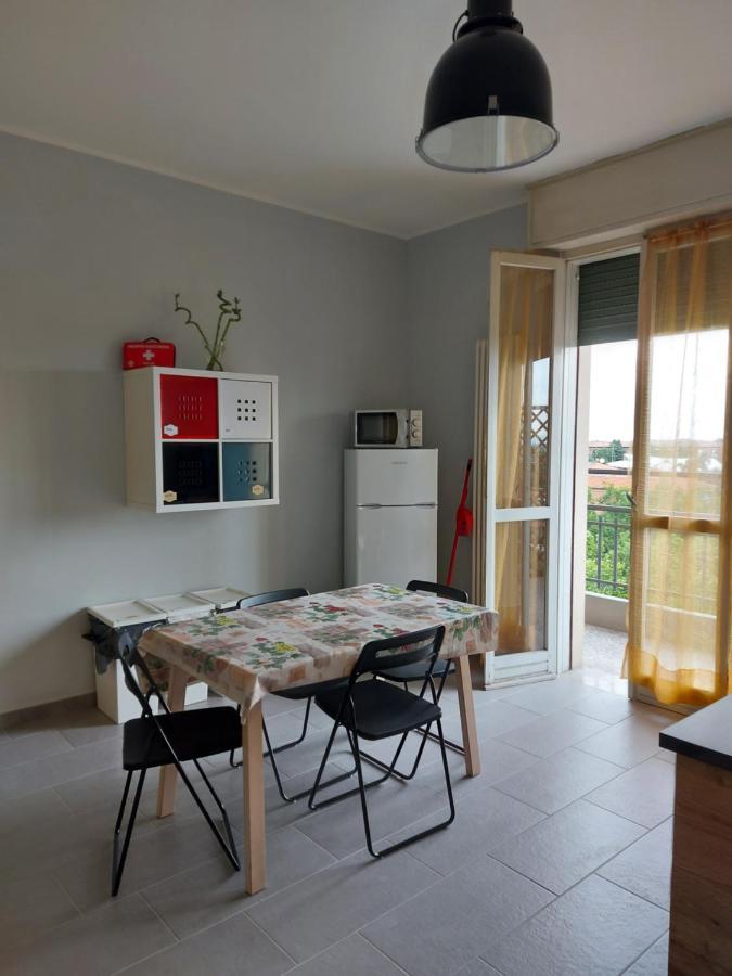 Fare Bnb - Room Del Parco Reggio Emilia Bagian luar foto