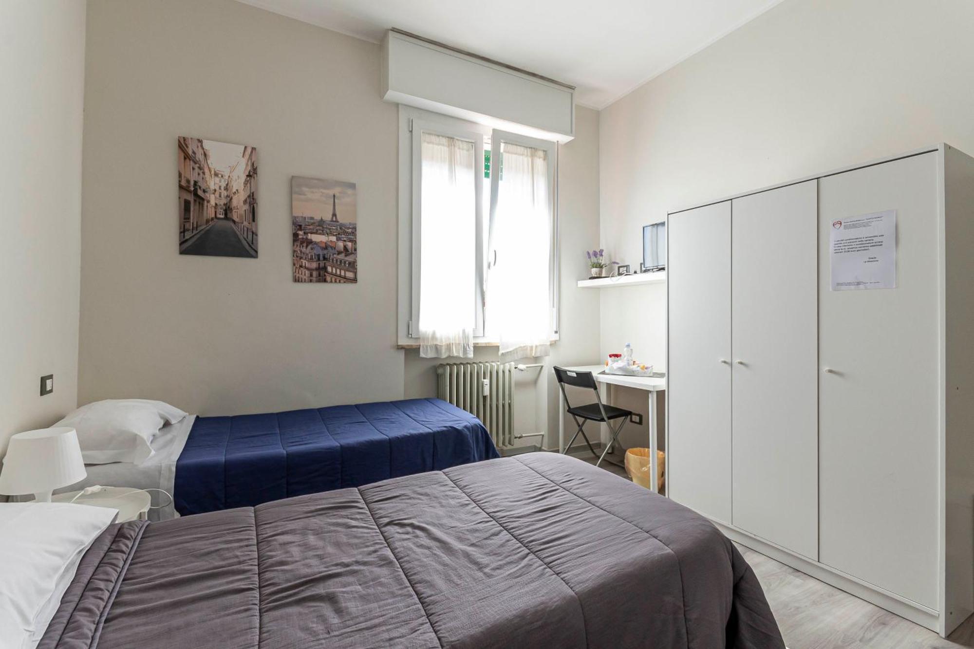 Fare Bnb - Room Del Parco Reggio Emilia Bagian luar foto