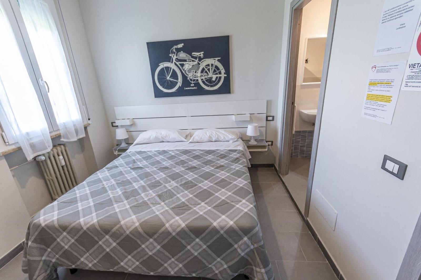 Fare Bnb - Room Del Parco Reggio Emilia Bagian luar foto